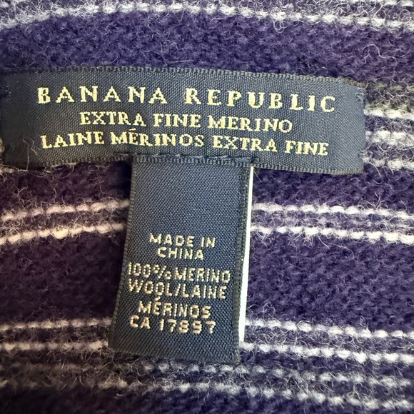 Banana Republic Extra Fine Merino Wool Scarf – Navy with Stripes - Picture 8 of 13